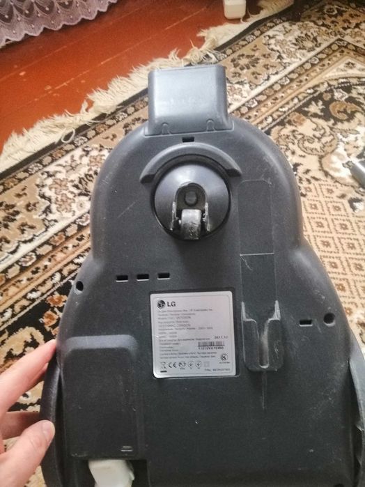 Продам пилосос LG