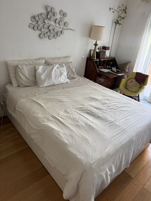 Cama de casal branca 160x200 com 4 gavetões – venda urgente