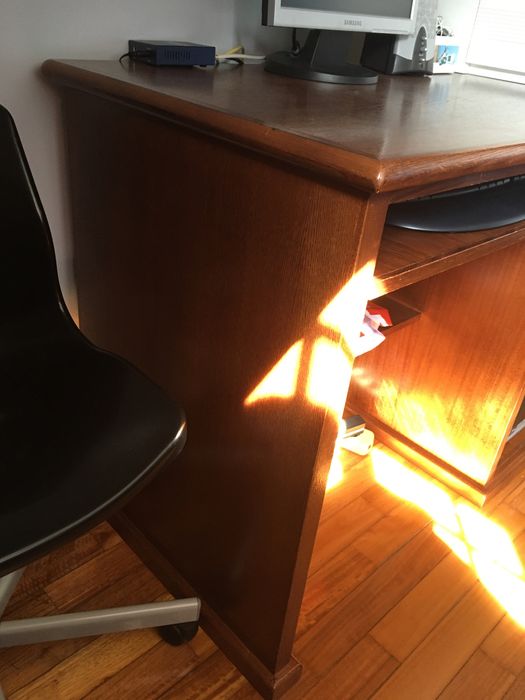 Secretária em Carvalho maciço como nova