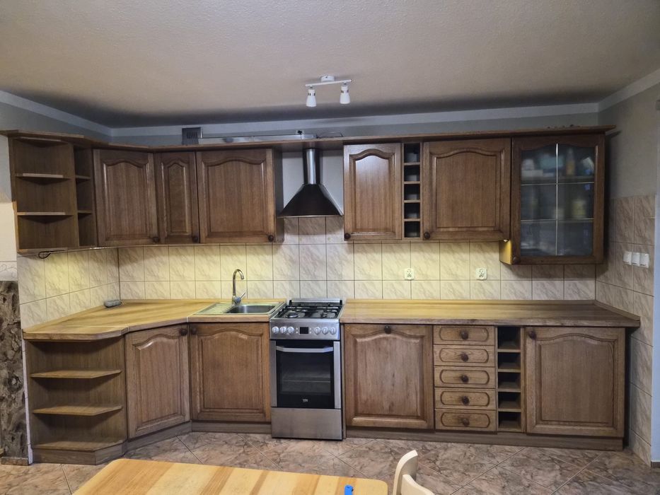 Kuchnia z dębowymi frontami