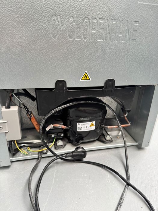 Frigorífico Combinado Kunft – Congelador em Baixo