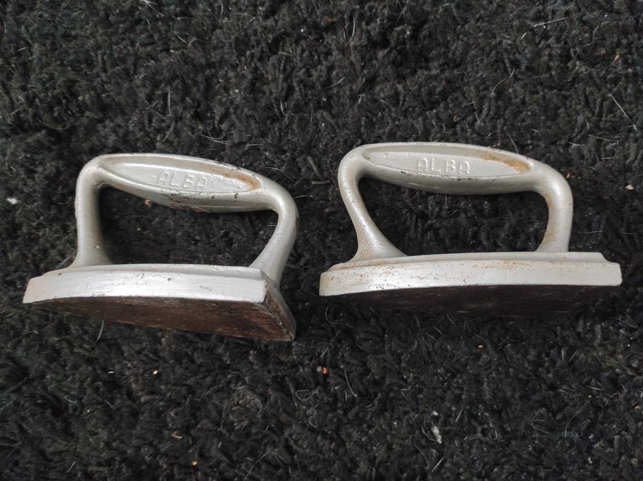 Ferro de engomar antigos