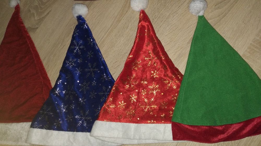 Різдвяні шапки Діда Мороза