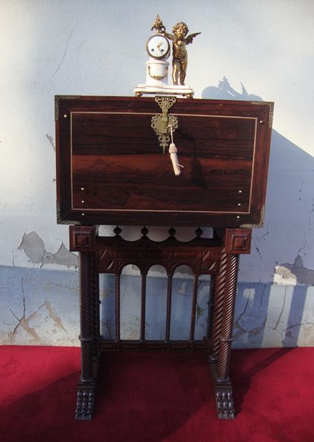 Móvel vitrine mogno