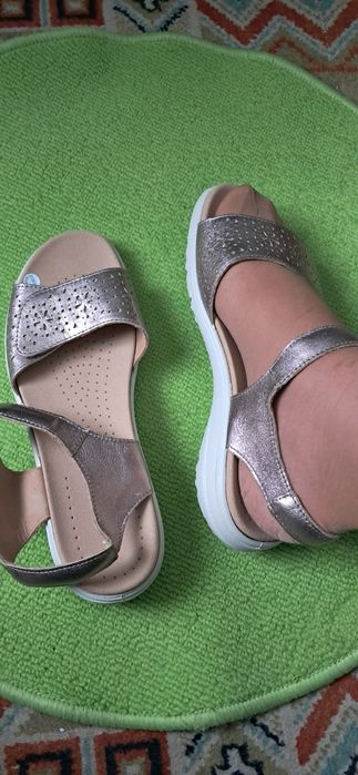 Сандалі8 42р шкіра Hotter нові