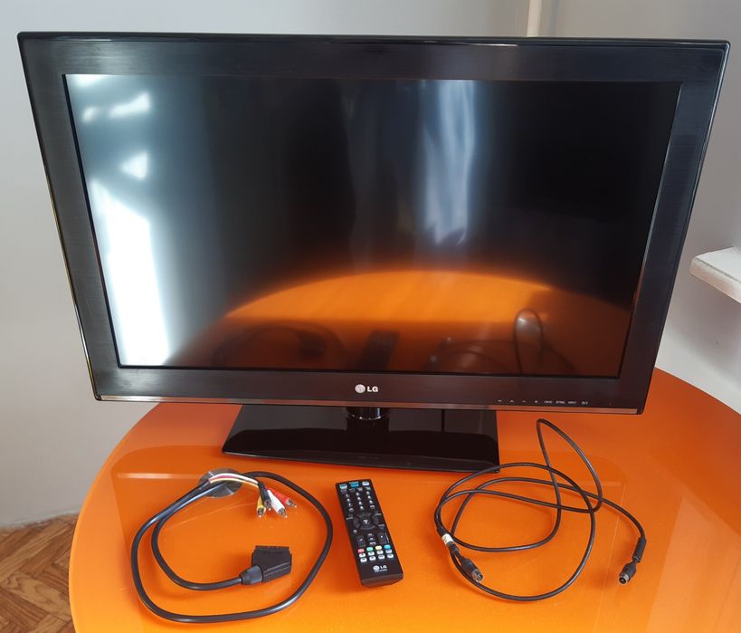 Продам телевизор LG 32"