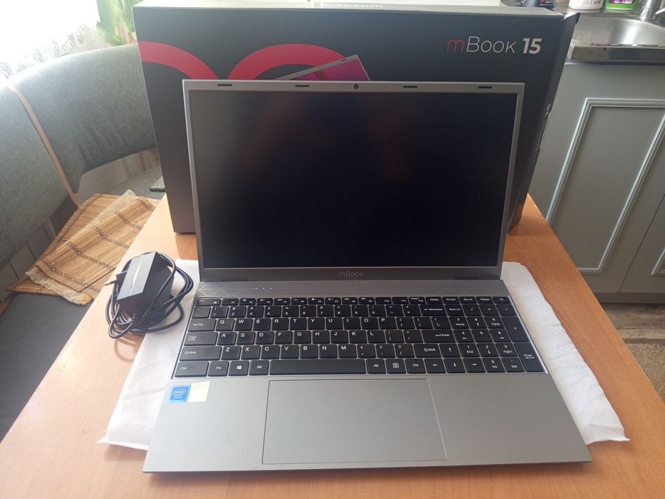 Laptop MAXCOM  mBook 15.6" 8GB RAM 256GB  ,WINDOWS 11 ,TORBA ,JAK NOWY