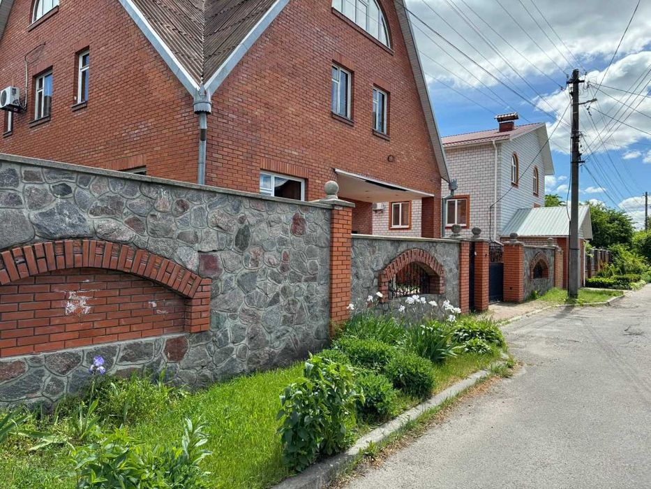 Ідеальний будинок для великої сім'ї та потужно для бізнесу вул.Трусова