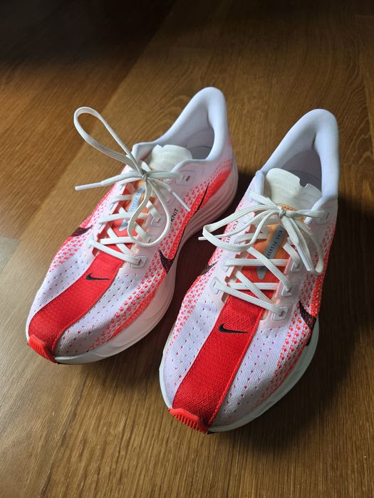 Nike pegasus plus