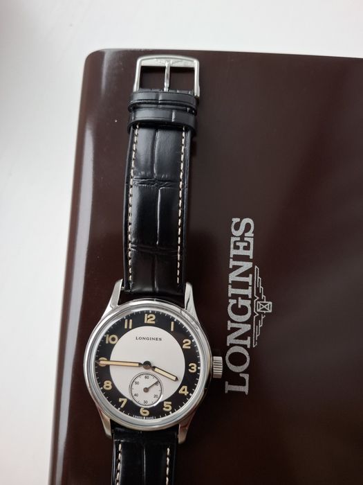 Годинник марки Longines.