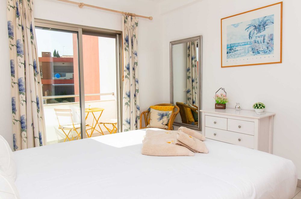 Apartamento T2 Vitismar em Vale Parra com piscina