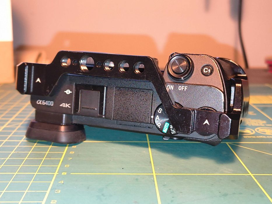 Bezlusterkowiec Sony a6400, klatka SmallRig