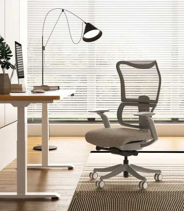 Ergonomiczne Krzesło z Dużym Wyprofilowanym Oparciem BS8