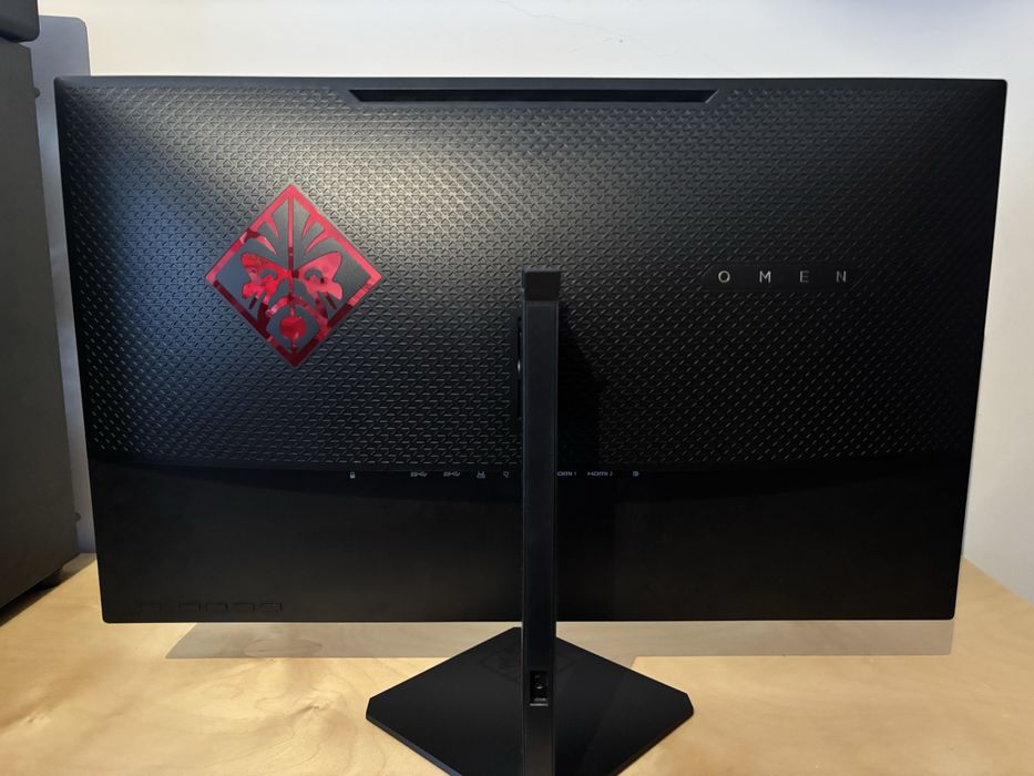 Monitor OMEN 24 polegadas 144hz438129046376960001