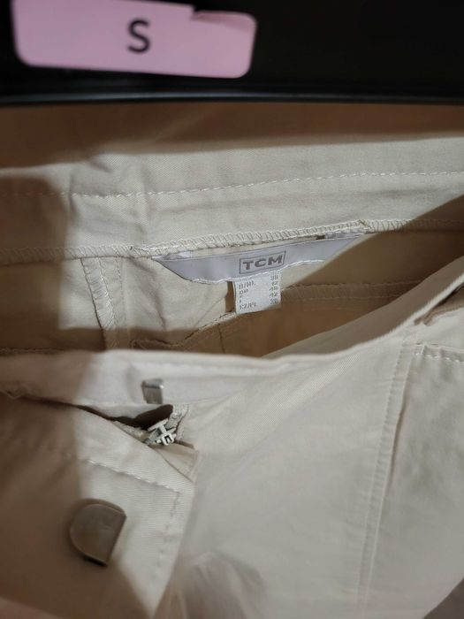 Spodnie beżowe 40