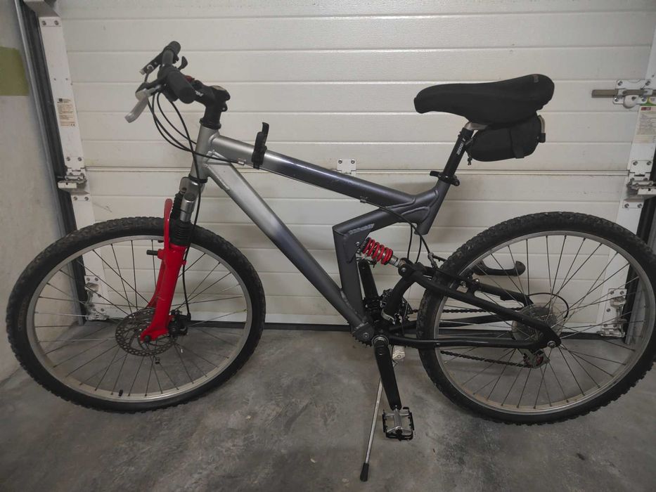 Bicicleta BTT Suspensão Total26"+Capacete Specialized–Boa Oportunidade