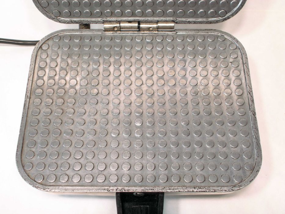 Электровафельница Ласунка ЕВ-1220