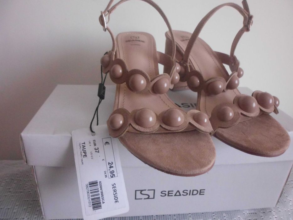 sandálias novas com etiqueta da marca seaside 10€