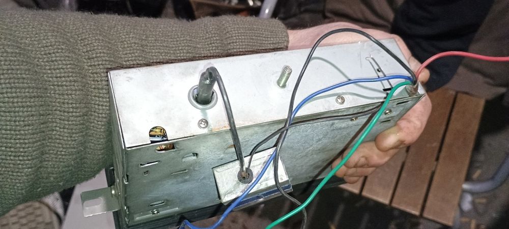 Stare radio samochodowe levis