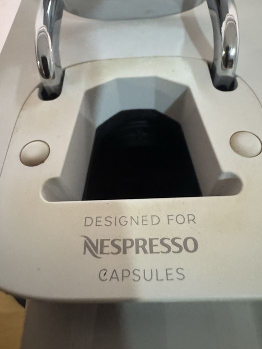 máquina de café de cápsulas De'Longhi Nespresso Lattissima One