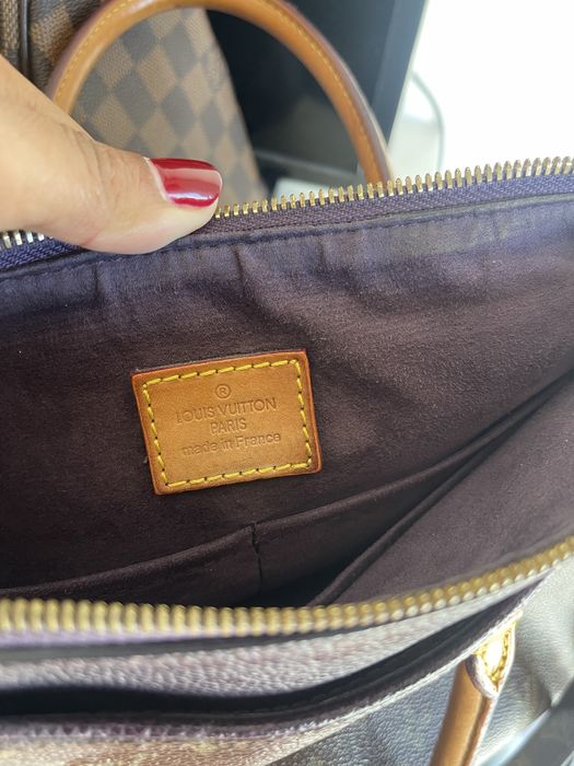 Mala Lv em pele com alca tiracolo