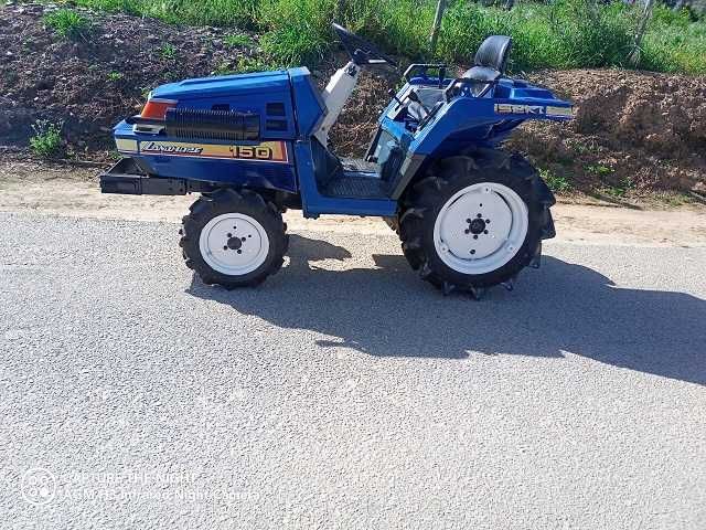 Tractor iseki 4x4 com alfaias