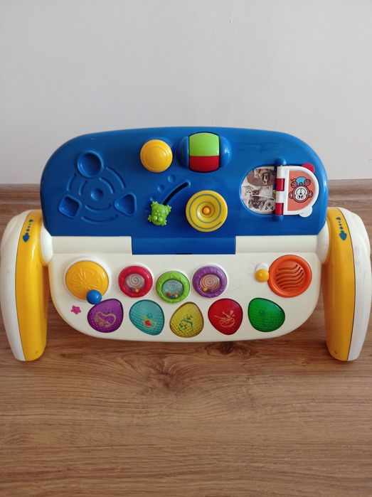 Продам детский музыкальный столик