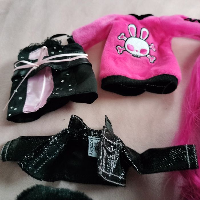 NaNaNa Ultimate Surprise, materiałowa lalka