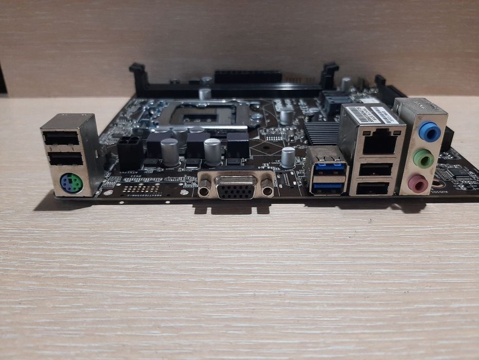 Материнські плати Asrock H81M-VG4, s1150, ddr3×2, mATX