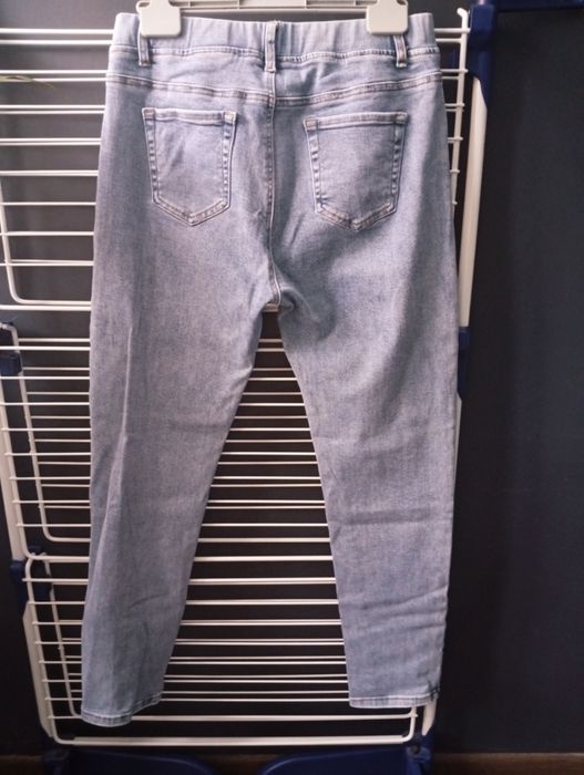 Jegginsy z kieszeniami