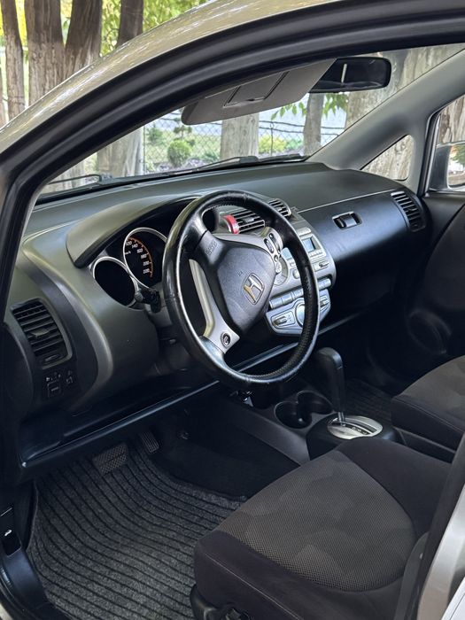 Honda jazz 2005.