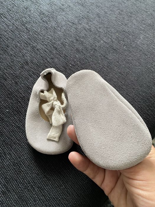 Sapato de bebe cinza