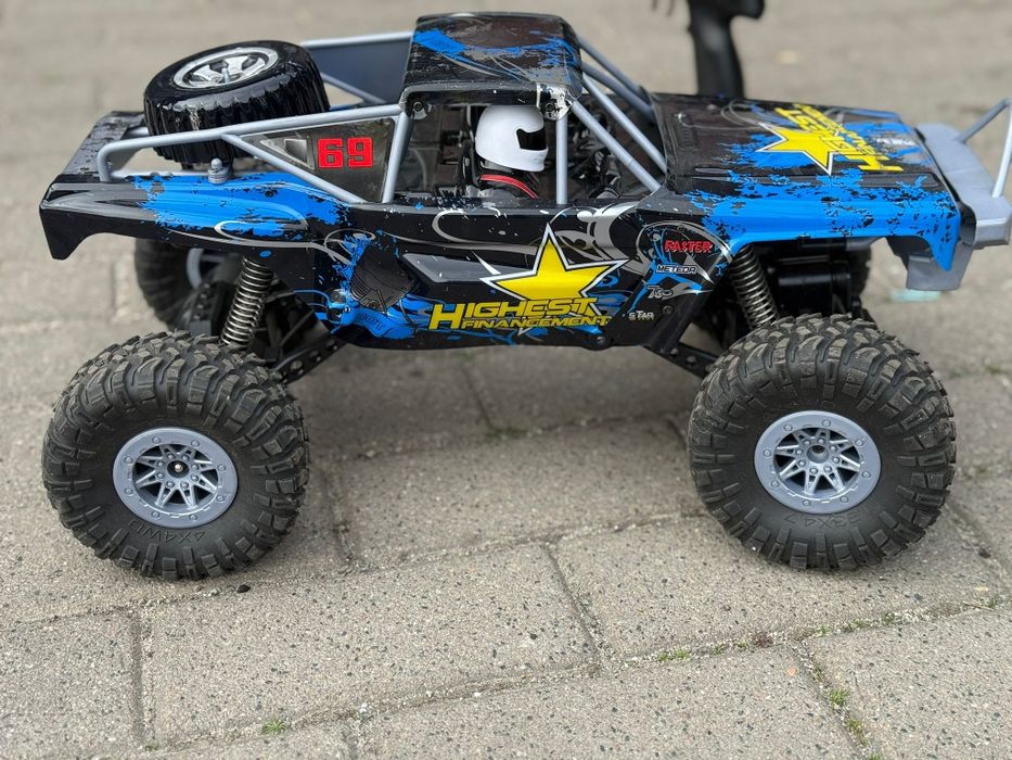 Duży samochód zdalnie sterowany CRAWLER WLToys AUTO RC 4WD 1:10
1 osob