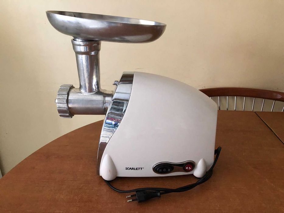 Мясорубка Scarlett SC-1886