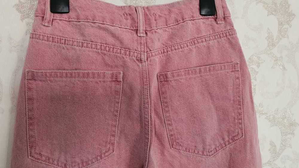 Джинсы Bershka высокая талия розовые