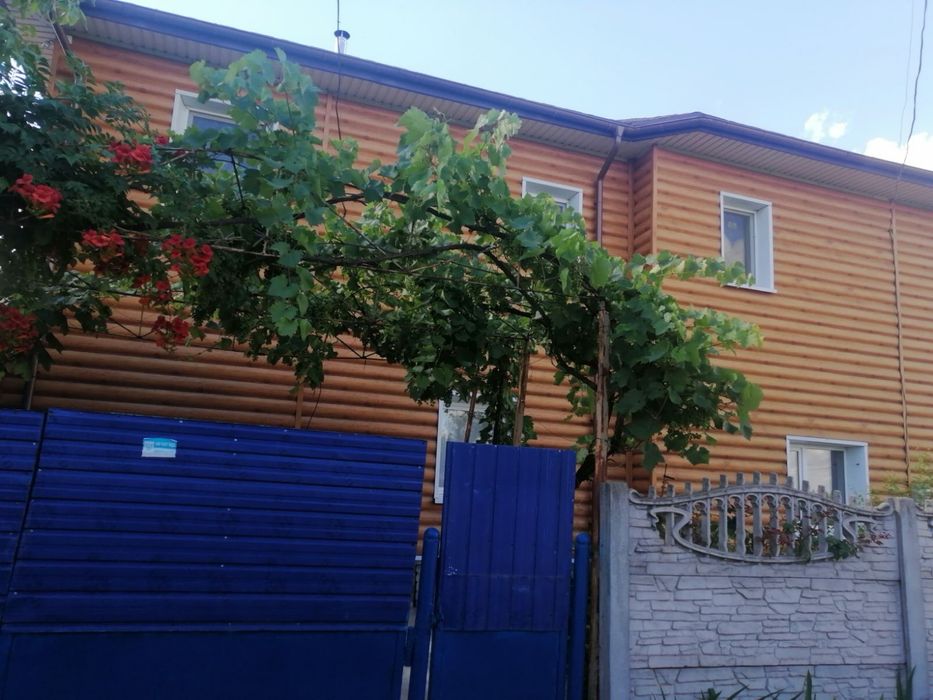 Продам  будинок за містом