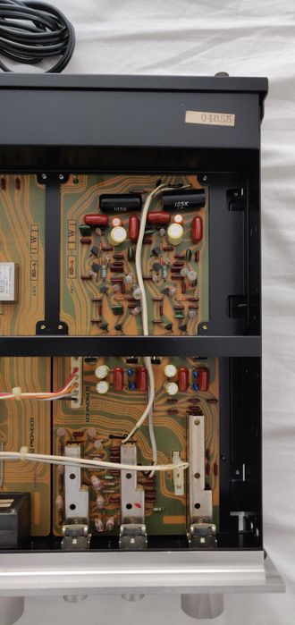 Pioneer C-21 Pré Amplificador