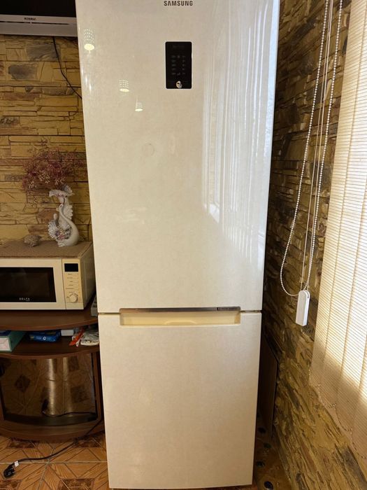 Продам холодильник Samsung!