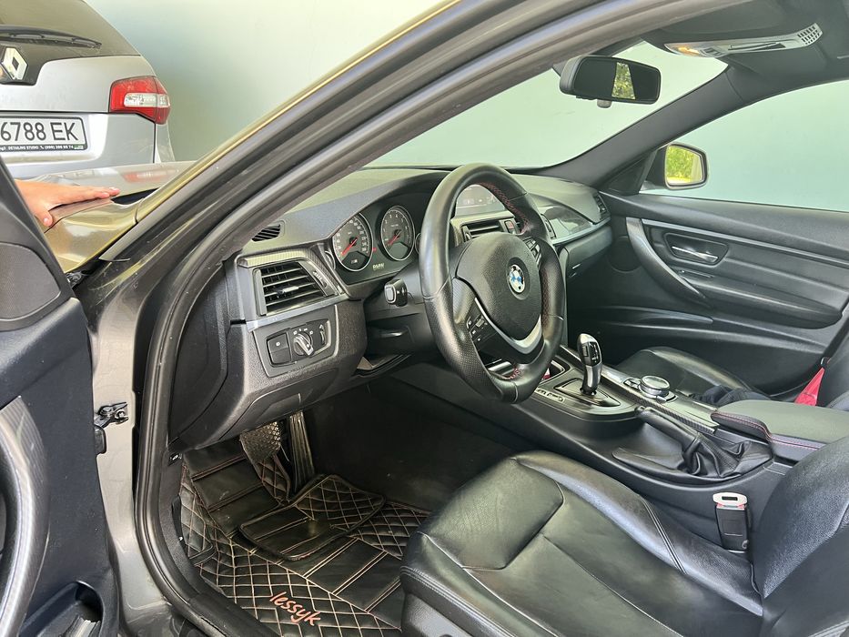 Продаж BMW 328 F30 2013 року