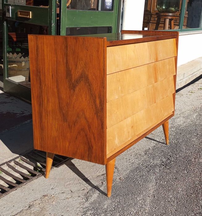 Cómoda vintage anos 60/70