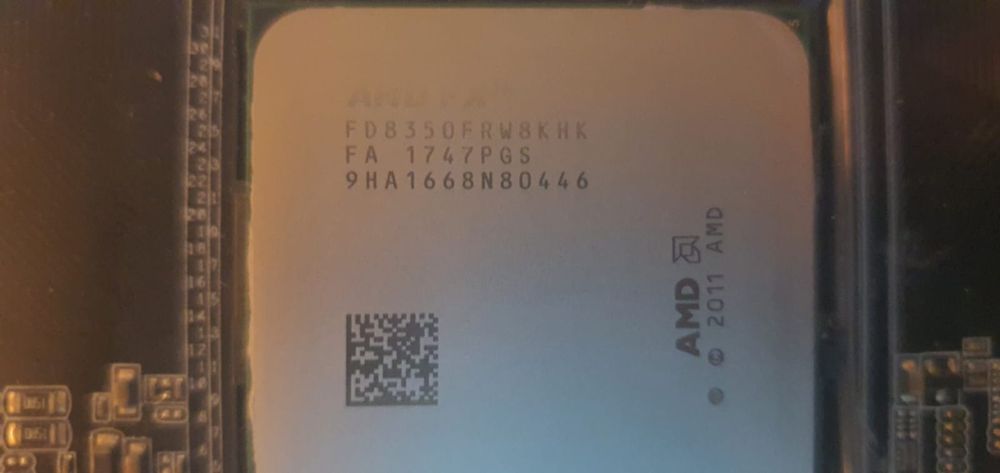 ASUS Motherboard M5A97 R2.0 with CPU and 8GB RAM and 140mm Cooler64750628612226123