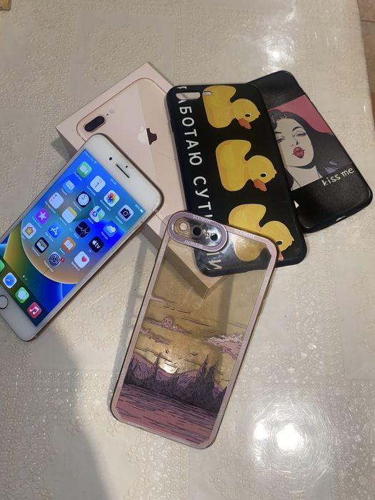 Продам айфон 8 плюс в чудовому стані!