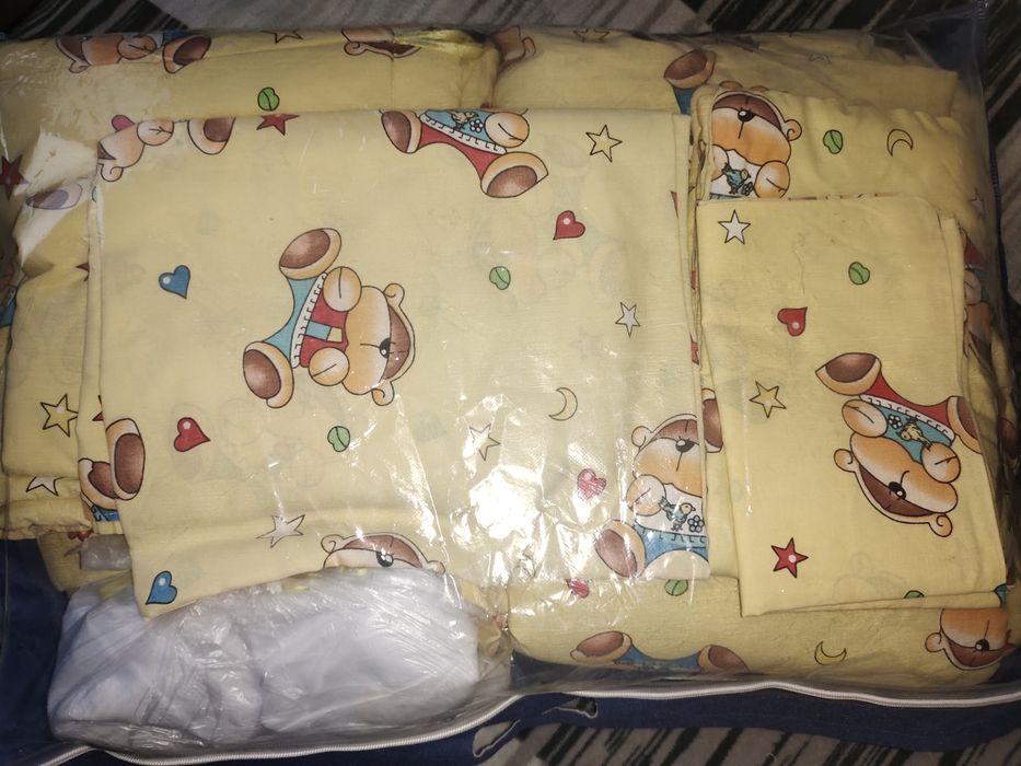 Дитяче ліжечко маятник з матрацом ,в подарунок віддам постіль