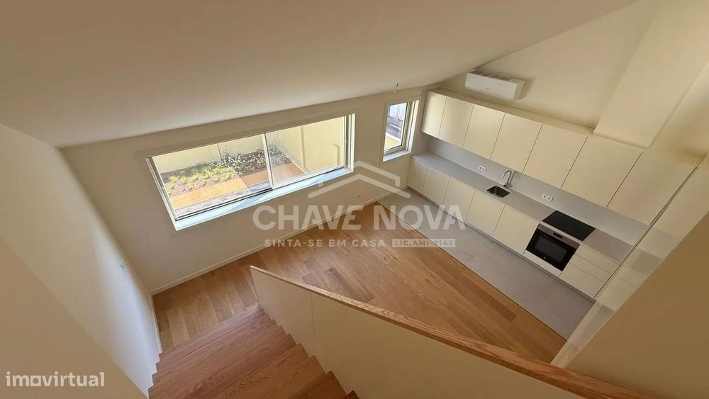 T1 Duplex Mezzanine c/ 2 WC's e lugar de garagem, em Matosinhos Sul.