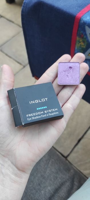Cień Inglot 127 fiolet