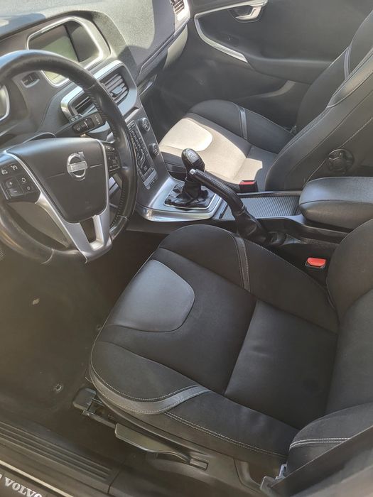 Vendo branco v40 - 2013 excelente estado