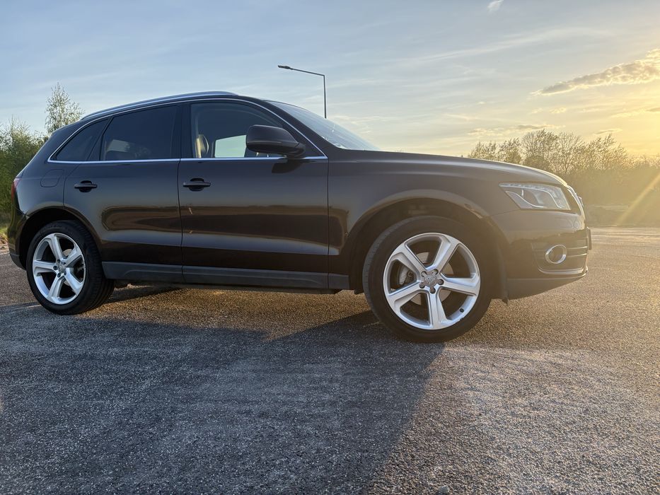 Audi Q5 piekny kolor ładna bezwypadkowa
