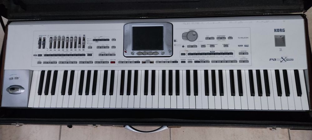 Teclado korg PA2X Usado