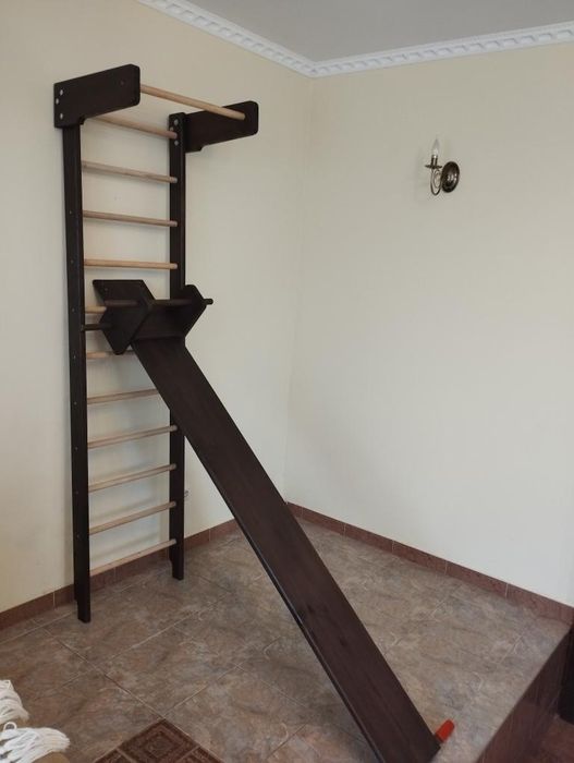 Шведська стінка з дошкою євмінова