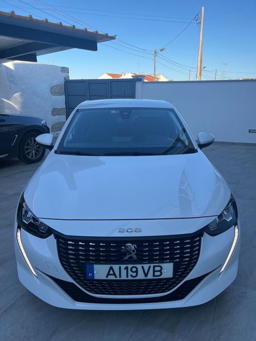 Peugeot 208 PureTech 100 EAT8 Allure